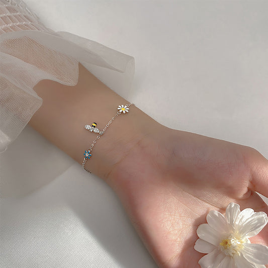 Bettelarmband aus 925 Silber mit Blumen und Biene